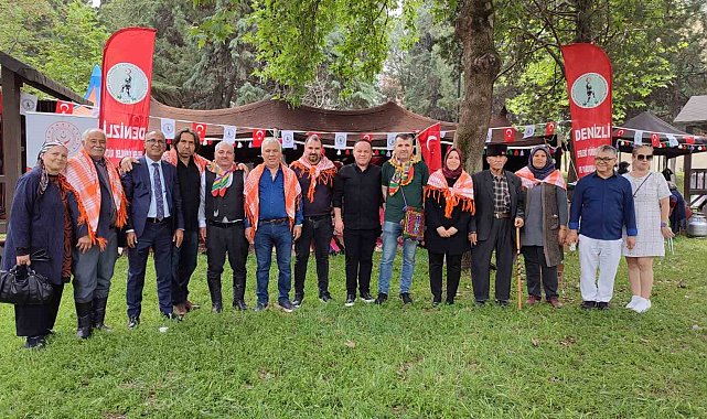 Efeler ve Yörükler huzurevi bahçesine kıl çadır kuruldu