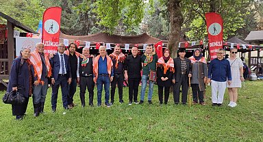 Efeler ve Yörükler huzurevi bahçesine kıl çadır kuruldu