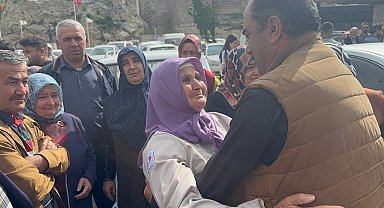 Eğirdir'de dualar semaya, hacı adayları kutsal topraklara gözyaşlarıyla uğurlandı