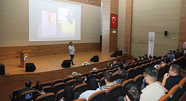 Eğitimci Yazar Tahir Fatih Andı, ERÜ'de konferans verdi