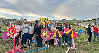 Elazığ'da 3. geleneksel uçurtma şenliği