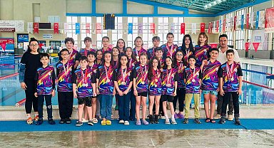 Elazığ'da 87 sporcu şampiyonluk için kulaç attı