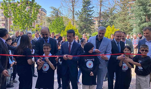 Elazığ'da Bilim ve Sanat Merkezindeki fuara yoğun ilgi
