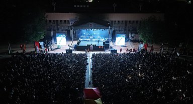 Elazığ'da Emre Altuğ rüzgarı
