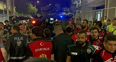 Elazığ'da hakem ve futbolcular zırhlı araçlarla stattan ayrıldı