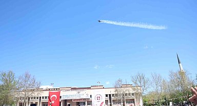 Elazığ'da SOLOTÜRK gösterisi nefes kesti