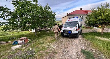 Elazığ'da traktörün altında kalan kişi yaralandı