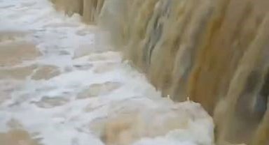 Elazığ'da yağışlar dereleri coşturdu