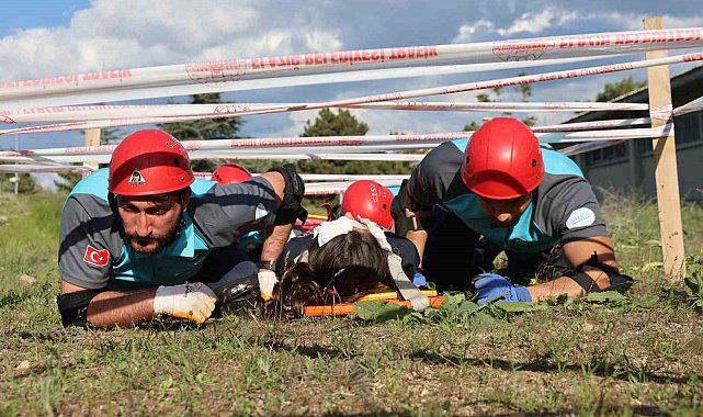 Elazığ'da zorlu UMKE eğitimi tamamlandı