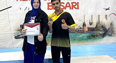 Elazığlı sporcu bilek güreşinde Türkiye 2'ncisi oldu