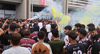 Elazığsporlu taraftarlardan takıma tam destek