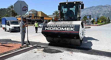Elektrik altyapısı yenilenen Kemer'de yollar asfaltlanıyor