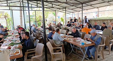 Emet'in Doğanlar köyünde hayır yemeği ve yağmur duası