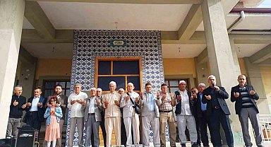 Emet'ten 29 hacı adayı kutsal topraklara dualarla uğurlandı