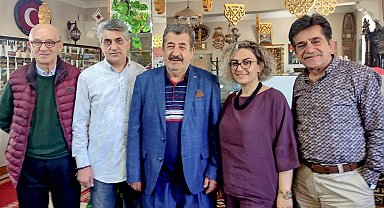 Ersander kolları yeniden sıvadı