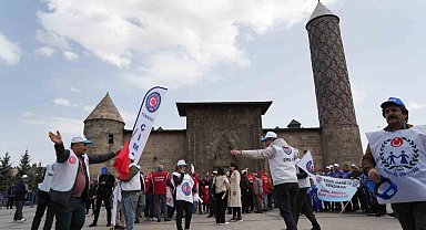 Erzurum'da 1 Mayıs'ın kutlama adresi Yakutiye Kent Meydanı oldu