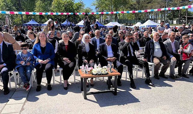Esenler'de Anneler Günü'nde "5. Uluslararası Ninni Festivali" düzenlendi