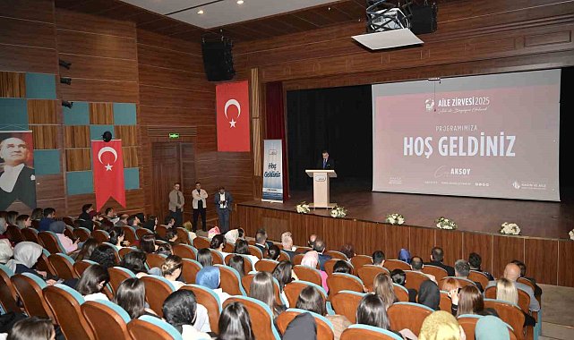 Esenyurt Belediyesi'nden Aile Zirvesi: "Güçlü Aile, Güçlü Toplum" vurgusu