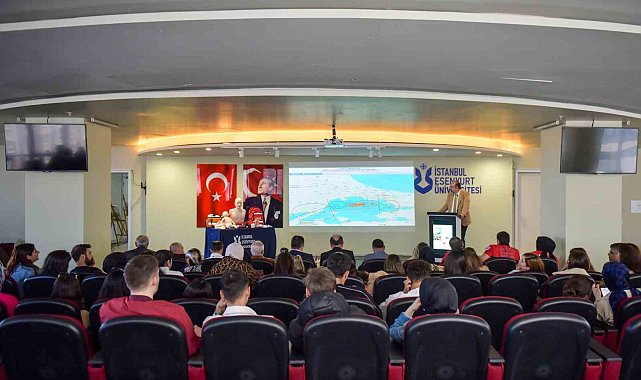 Esenyurt Belediyesi'nden üniversite öğrencilerine afet bilinci eğitimi