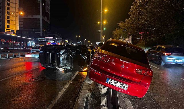 Esenyurt'ta 3 araçlı zincirleme kaza: 2 yaralı