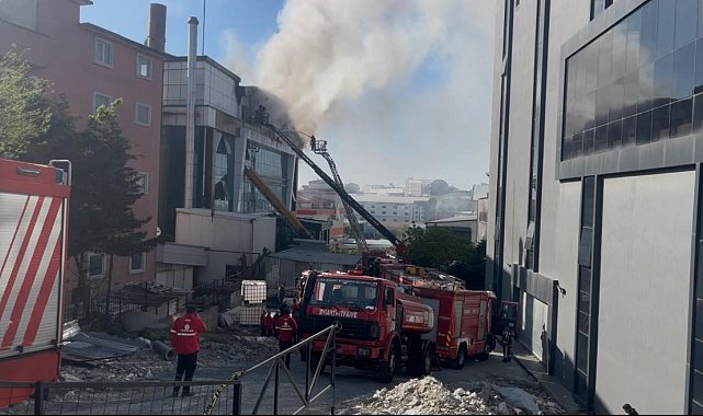 Esenyurt'ta 4 katlı bir tekstil fabrikasında korkutan yangın