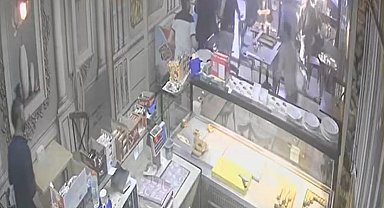 Esenyurt'ta Bass sesini deprem sanan vatandaşlar böyle sokağa döküldü