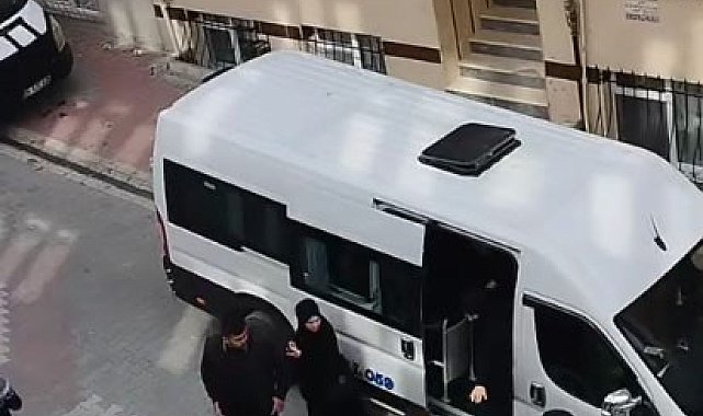 Esenyurt'ta hatalı şekilde öğrenci indiren servis sürücüsü polisle tartıştı