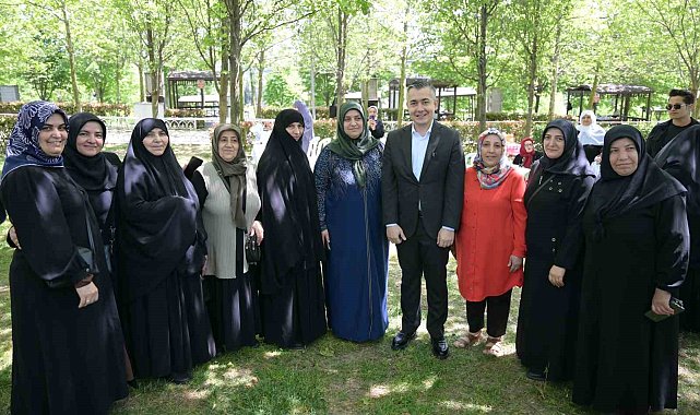 Esenyurtlu anneler belediyenin düzenlediği piknikte bir araya geldi