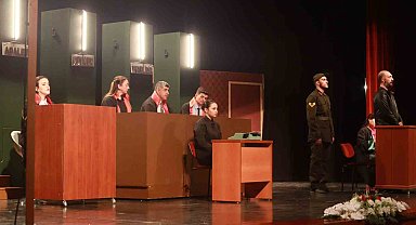 Eskişehir Cumhuriyet Başsavcılığı yargı mensuplarınca hazırlanan "Reis Bey" oyunu sahnelendi