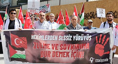 Eskişehir'de Tıp Fakültesi öğrencileri Filistin için yürüdü