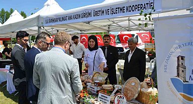 Eskişehir'de yöresel lezzetler stantları büyük ilgi gördü
