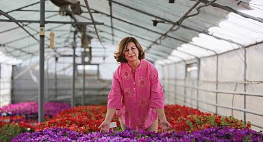 Eskişehir'i süsleyecek 1 milyon çiçeğin üretimi Büyükşehir'den