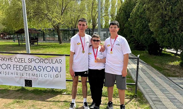 Eskişehirli özel sporculardan atletizmde büyük başarı