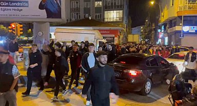 Eskişehirspor taraftarı sokağa döküldü