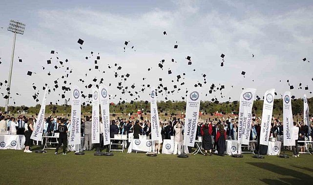 ESOGÜ'de mezuniyet coşkusu yaşandı