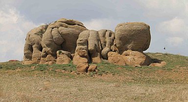 Esrarengiz kayaların sırrı çözülemiyor