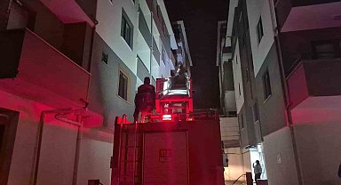Evde uyuyakalan çocuk mahalleyi ayağa kaldırdı