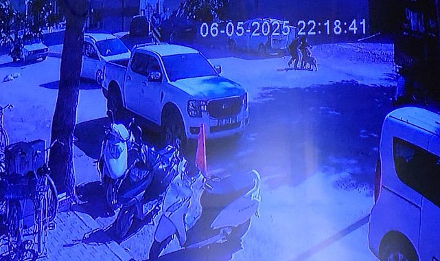 Evden kaçan köpek sokakta yürüyen kızlara saldırdı