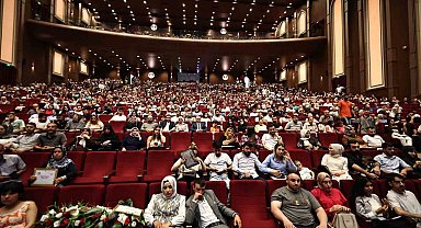 Evlilik Okulu'nda eğitim gören bin 120 çift daha sertifikasını aldı