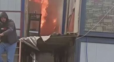 Eyüpsultan'da inşaat işçilerinin alevlerden kaçışı kamerada