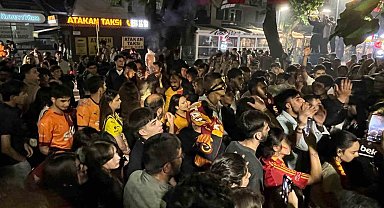 Fenerbahçe forması ile Galatasaray'ın şampiyonluğunu kutladı