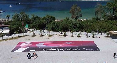 Fethiye Ölüdeniz'de 19 Mayıs hem karada hem havada coşkuyla kutlandı