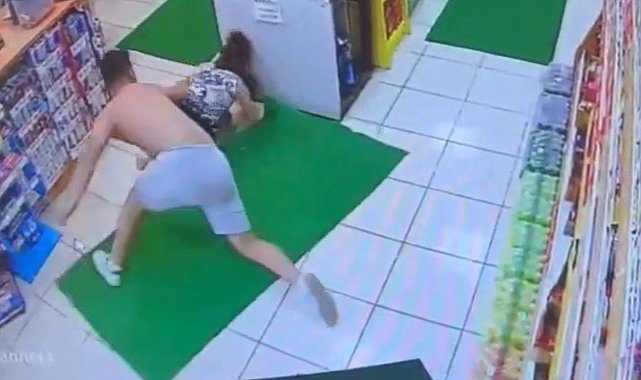 Fethiye'de akaryakıt istasyonundaki gasp anı kameralara yansıdı