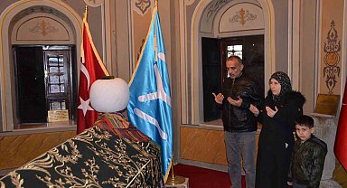 Filistin'den Ertuğrulgazi Türbesi'ni ziyarete geldiler