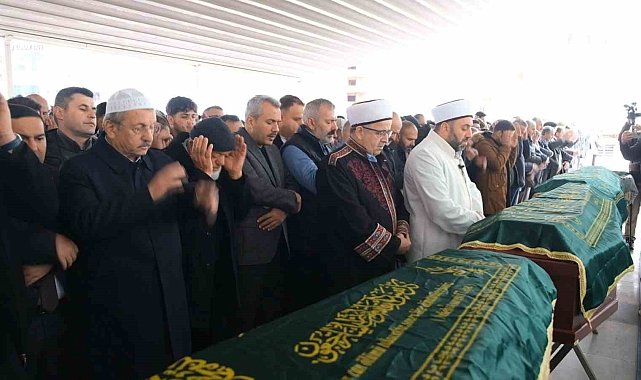 Fransa'daki yangında hayatını kaybeden 3 kardeş son yolculuğuna uğurlandı