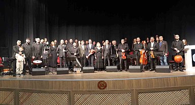 FÜ'de akademisyenler korosu sergilendi