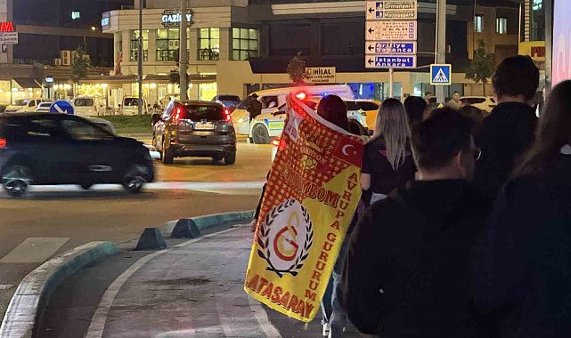 Galatasaray şampiyonluğunu ilan etti, Sakaryalı taraftarlar sokağa döküldü