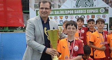 Galatasaray ve Fenerbahçe şampiyon