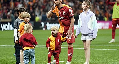 Galatasaray'da maç sonu 3'lüsü Mertens ve Muslera'dan
