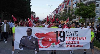 Gaziantep'te 19 Mayıs "Bayraklı Gençlik Yürüyüşü" ile kutlandı